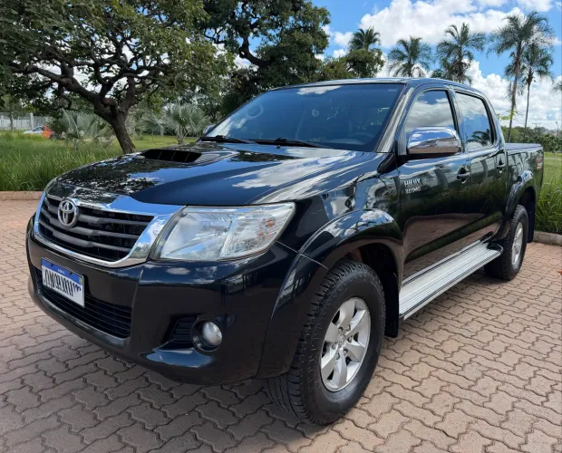 Toyota Hilux CD SRV D4-d 4X4 3.0 TDI Diesel AUT 2014