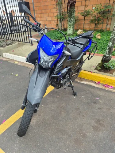 Vendo moto shi 175 efi, alta estilosa grande imponente partida eletrica