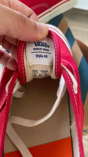 Tênis vans authentic 