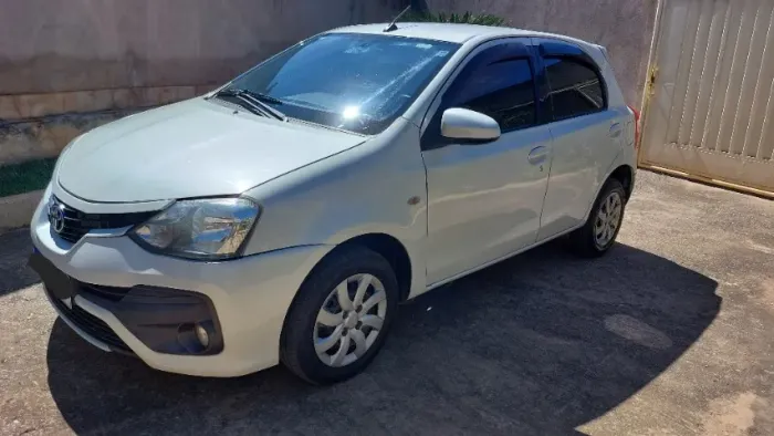 Toyota Etios X 1.3 Flex 16V 5P Mec. 2017