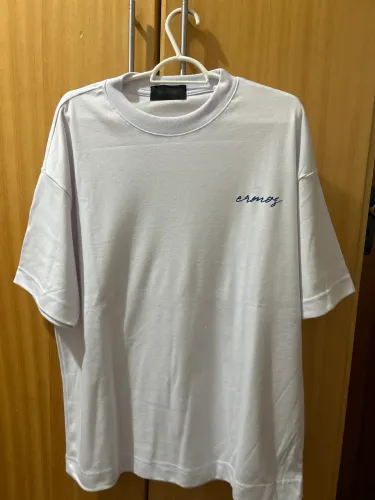 Camiseta oversized Ermos branca, tamanho M, nunca usado antes