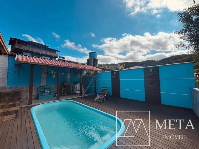 Casa Ampla à venda com Piscina em Gov. Celso Ramos