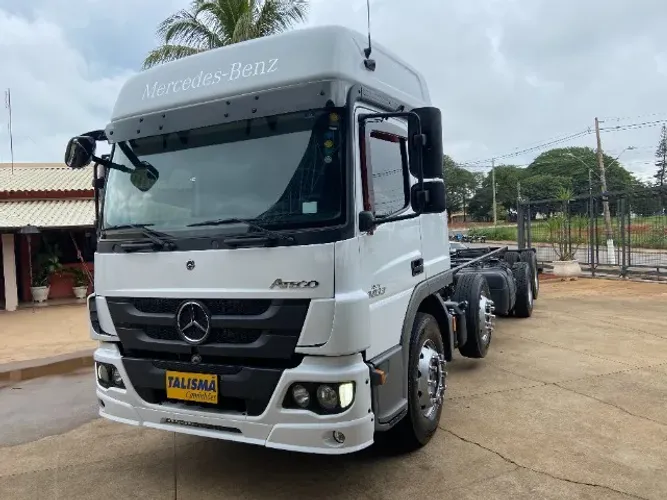 MERCEDES BENZ 3033 ANO 2024 TETO ALTO COMPLETO NO CHASSIS