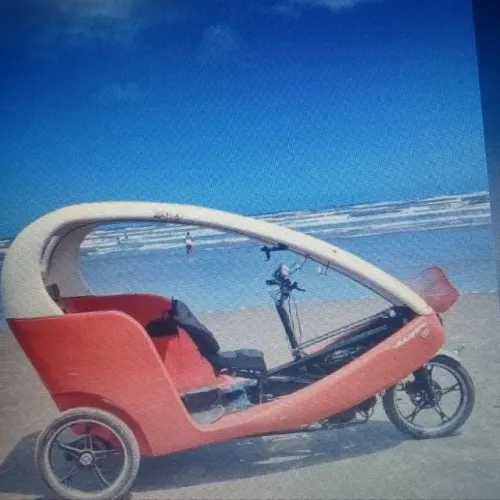 Triciclo a gasolina - Tuc-Tuc Vermelho 59cc  - Capacidade 3 Pessoas