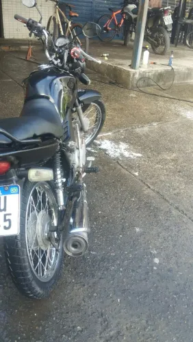 Moto toda em ordem sem pendências troco em 150 ou 160