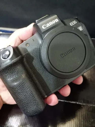 Câmera Canon R