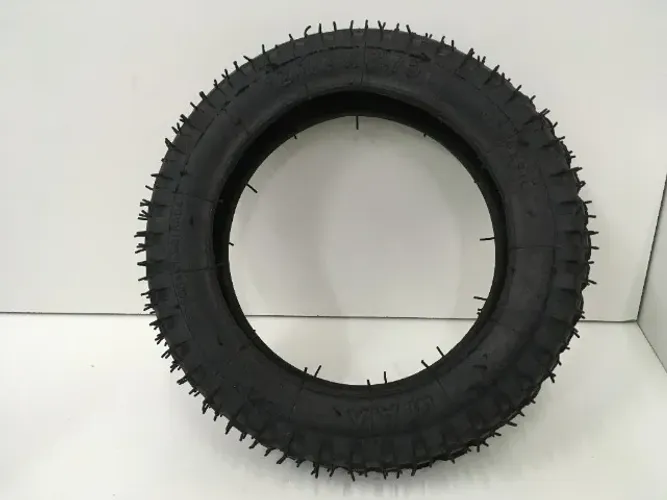 Um Pneu aro 8, 12. 1/2 x 2.75 Cravo Mini Moto Cross Ninja