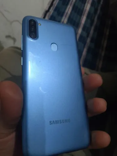 Vendo um celular Samsung Galaxy a011 top cuida 350 reais