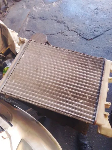 Radiador uno com Eletro ventilador