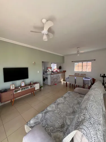 EXCELENTE OPORTUNIDADE DE INVESTIMENTO ? 2 CASAS EM UMA