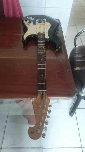 Guitarra Tagima modelo T735