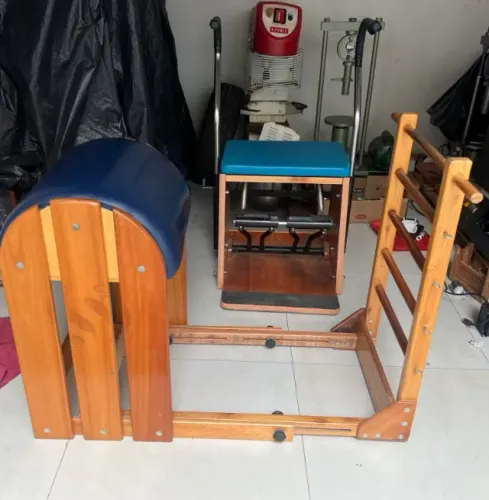 02 equipamentos para Fisioterapia/pilates usados 1 Step Chair Arktus 1 Ladder Barrel