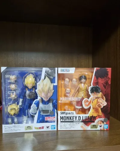 Sh figuarts Luffy e Vegeta