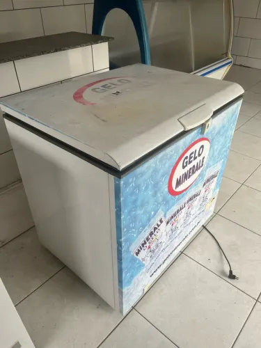 Vendo freezer horizontal 300l 1 metro 
