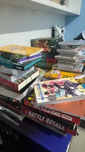 Livros, Mangas e HQs