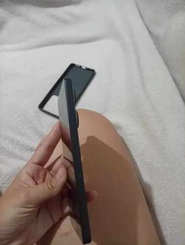 Vendo celular poco com 12 gigas de RAM e 500 gigas de memória