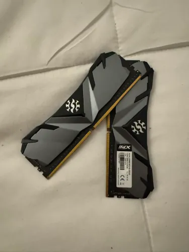 Memória RAM XPG 16GB (2x8GB) DDR4 2666MHz CL16 Gamer