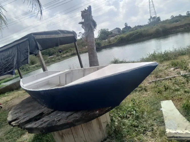 Vendo barco de fibra