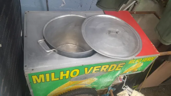 Vendo carrinho de milho 750 reais