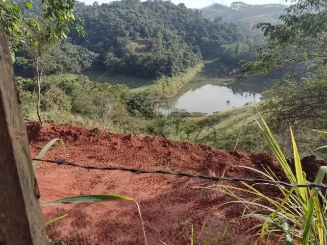 Terreno - Localizado Próximo a Rodovia Tamoios - 7300m²