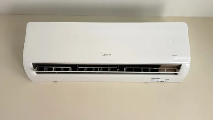 Midea Interter 18.000 BTU com 11 meses de uso apenas praticamente novo! Com NF!