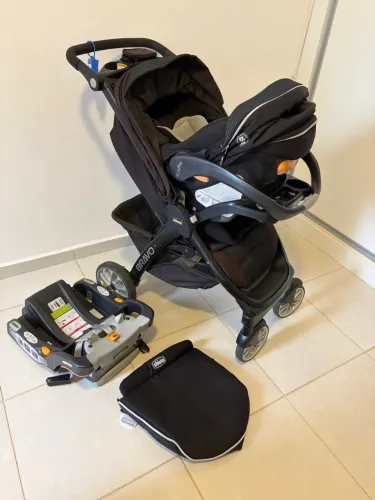 Carrinho de bebê Chicco Bravo