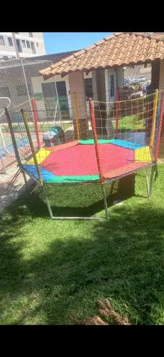 VENDO CAMA ELÁSTICA TAMANHO 2.80
