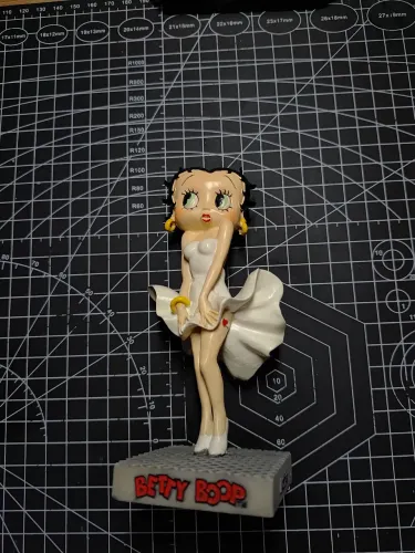 Figure betty Boop (usada mas em bom estado) 