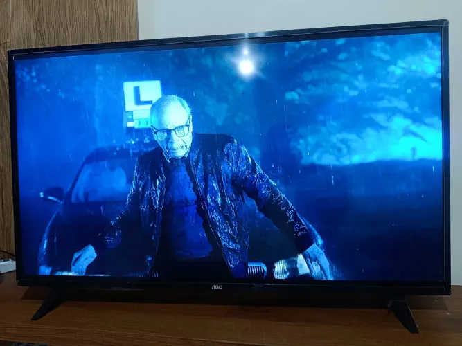 VENDO TV AOC 43
