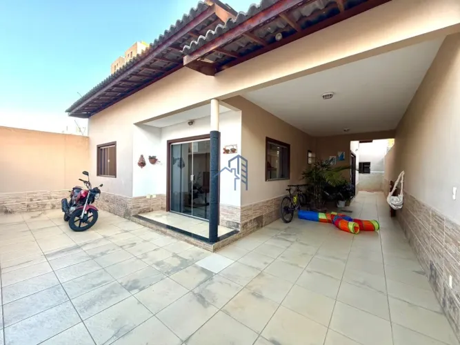 Casa térrea com 4 quartos
