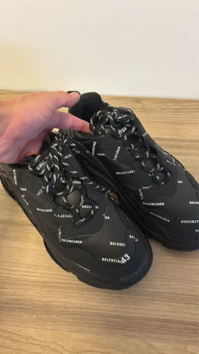Tênis Balenciaga Triple S preto 43