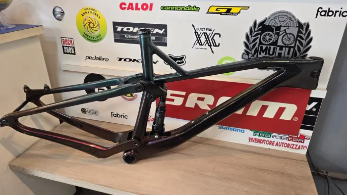 Quadro de carbono Full Soul Volcano