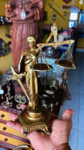 Linda Deusa da Justiça