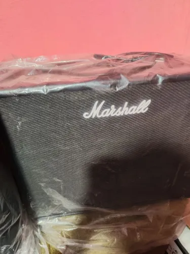 Amplificador marsshall cod50, praticamente novo,pouco usado!