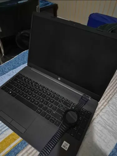 Notebook + Galaxy watch 6<br>Prwocessador I5-1035G1<br>8gb de Ram<br>Vídeo integrado <br>Sdd de 256gb
