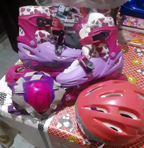 Roller patins ajustável. Tam. 34 ao 36.