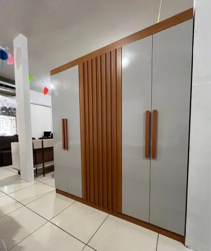 Guarda roupa casal ripado