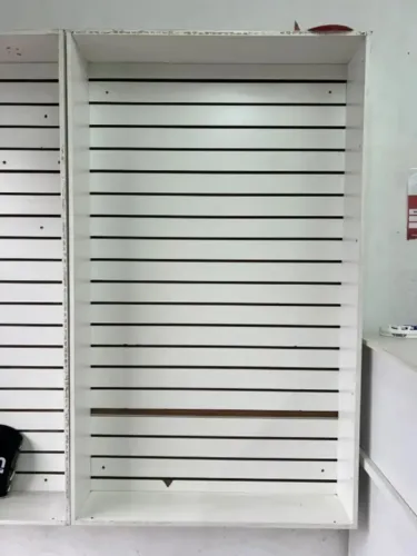 Armário Expositor Estante Vitrine Canaletado Branco 100% Mdf Usado