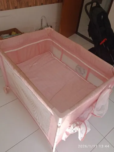 Cercadinho - Berço Cosco Kids, Nanny, 0 a 18kg, Rosa Rajado