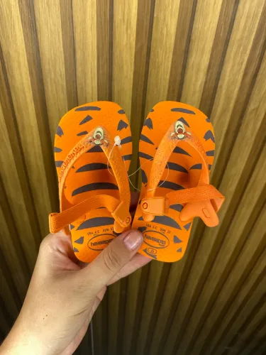 Lote de Havaianas infantil original ponta de estoque somente nos tamanhos 18/19 e 24/24