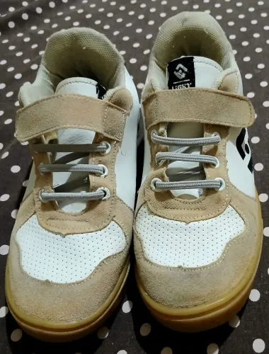 Tênis Infantil Light - Branco/Bege com Sola Caramelo