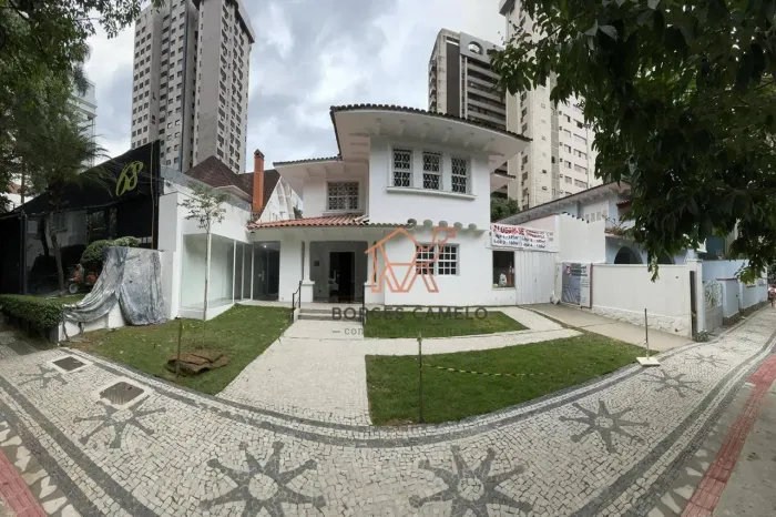 Casa comercial com 549m² para locação no Lourdes