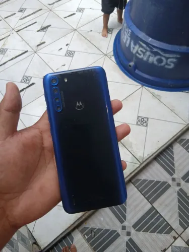 Moto one fusion top