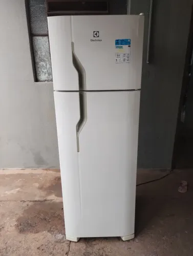 GELADEIRA ELECTROLUX DEFROST 260 LITROS