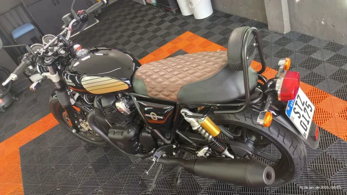 Royal enfield interceptor 650 cc com 4.400 km