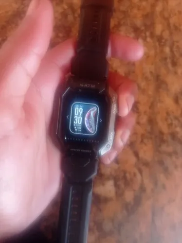 Estou vendendo meu relógio comprei recentemente mas não estou usando interessado pv