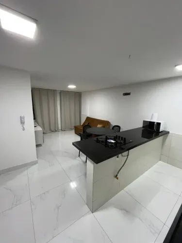 Apartamento mobiliado para locação em Ponta de Campina a 180m da praia
