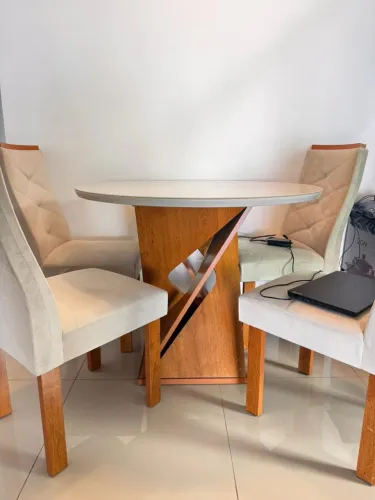 Mesa de Jantar Redonda 100 cm + 4 Cadeiras Estofadas | Excelente Estado