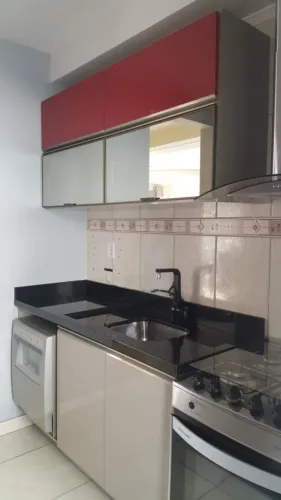 Armários de cozinha com granito