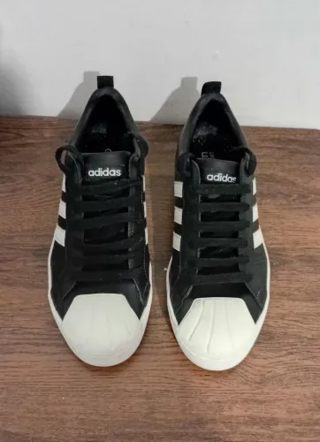 Tênis Adidas